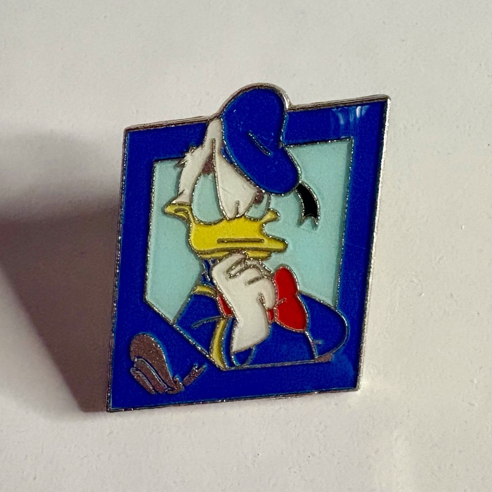 3/$25 Disney Trading Pins Offset Frames Donald Duck